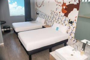 Habitaciones temáticas Ibis Styles Mérida - fotografía comercial