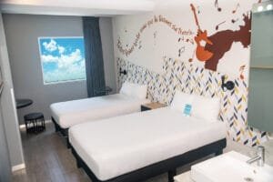 Habitaciones temáticas Ibis Styles Mérida - fotografía comercial