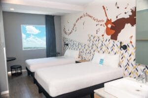 Habitaciones temáticas Ibis Styles Mérida - fotografía comercial