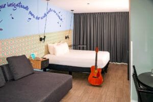 Habitaciones temáticas Ibis Styles Mérida - fotografía comercial