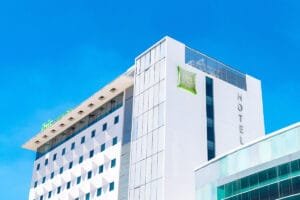 Fachada Ibis Styles Mérida - fotografía comercial
