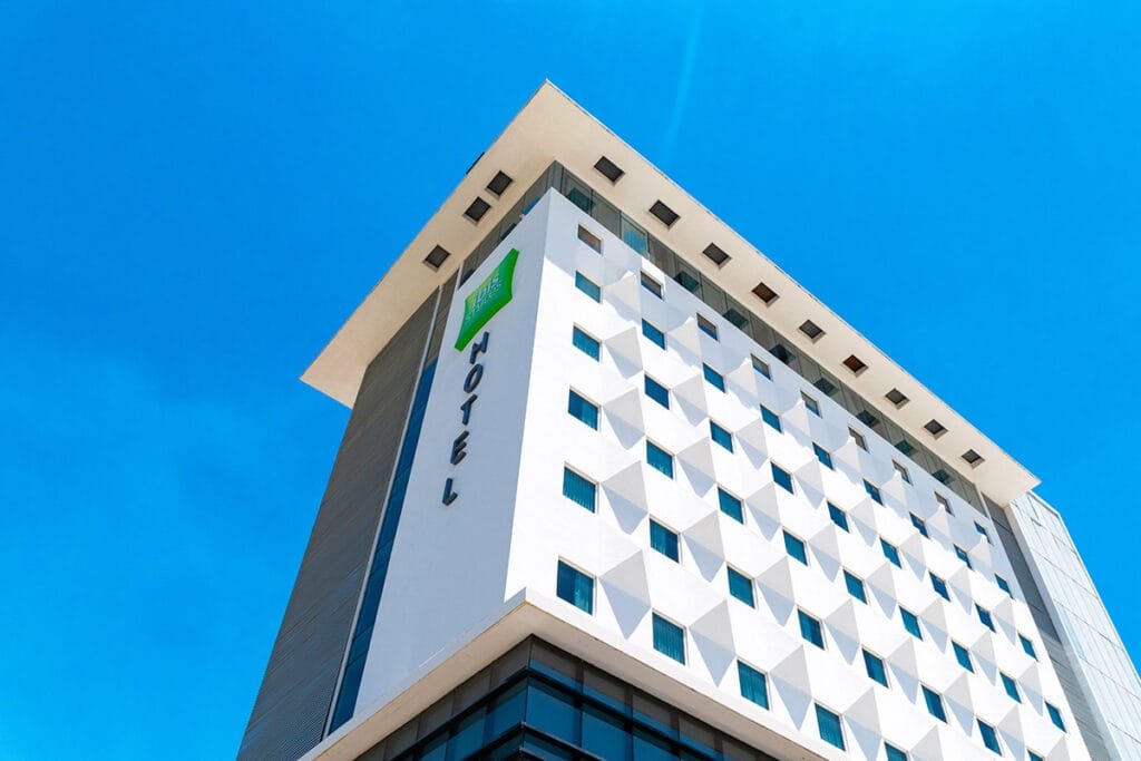 Fachada Ibis Styles Mérida - fotografía comercial